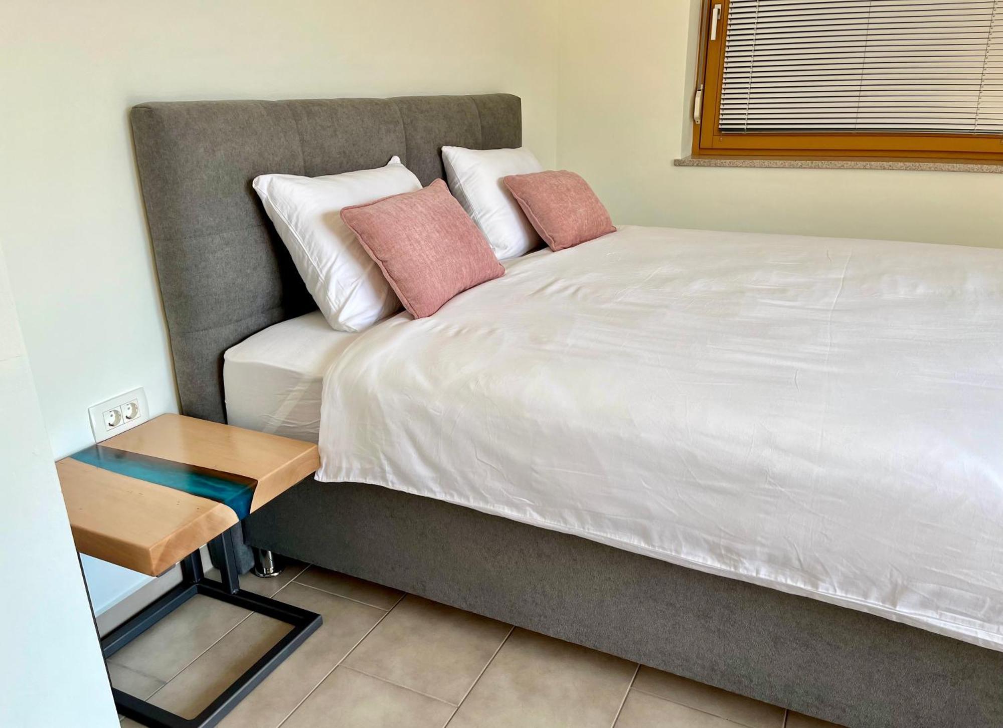 Cozy & Chic - Apartment With A Private Patio โคบาริด ภายนอก รูปภาพ
