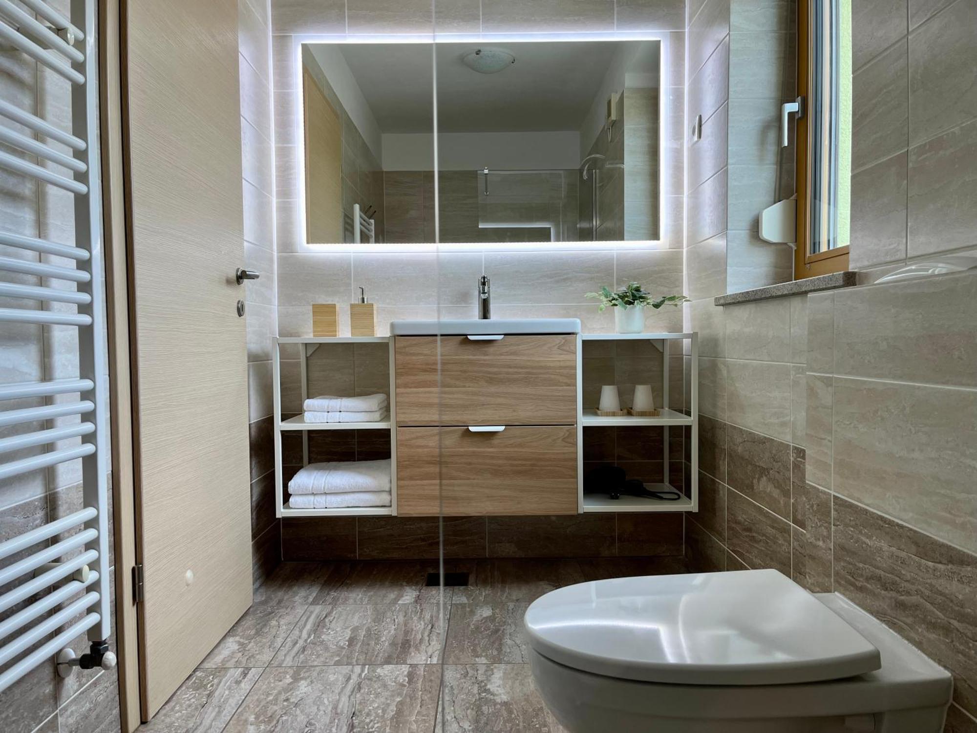 Cozy & Chic - Apartment With A Private Patio โคบาริด ภายนอก รูปภาพ